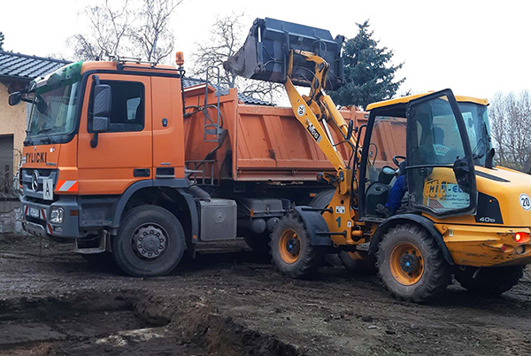 Tylicki Transporte GmbH - Beladung eines LKW's mit Materialien 7